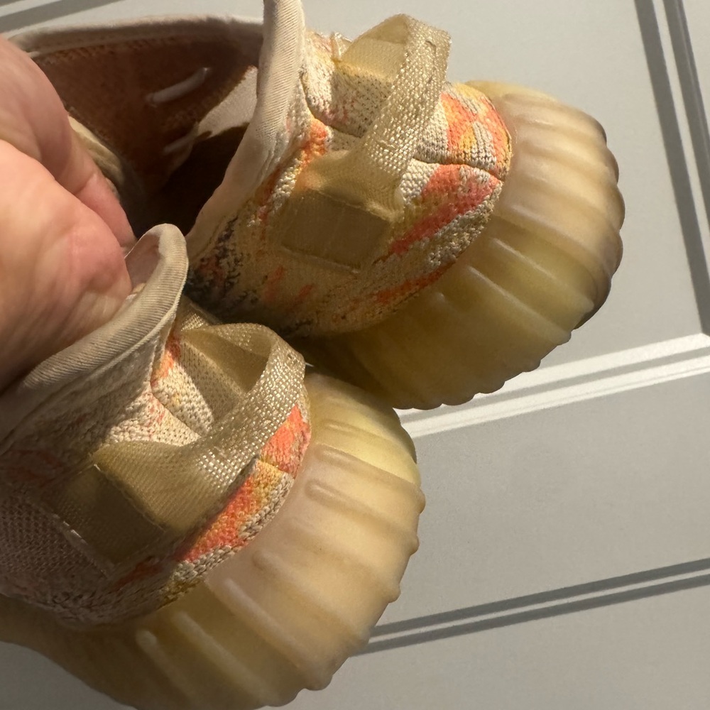 adidas Yeezy Boost 350 V2 - Picture 7 of 7